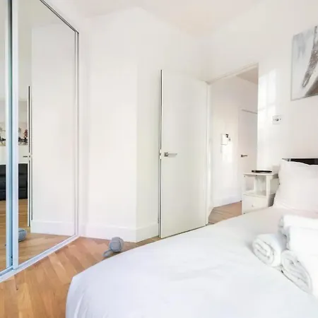 Lovely One Bedroom In The Heart Of *
