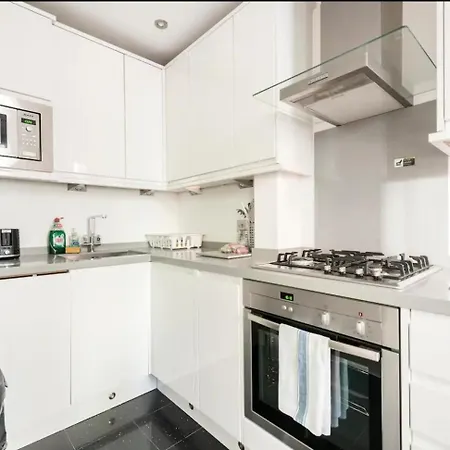 Lovely One Bedroom In The Heart Of Apartment