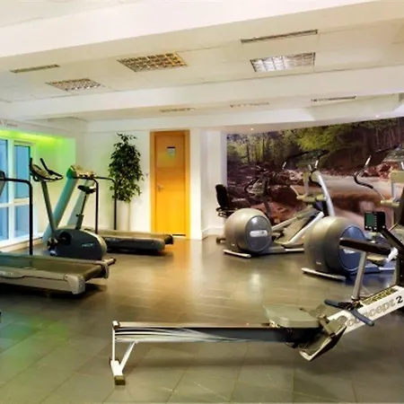 Aparthotel Plaza On The River 5*