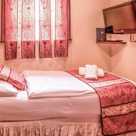 Hotel Dolphin