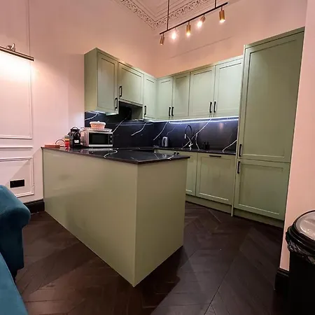 Earl's Court Luxe * London