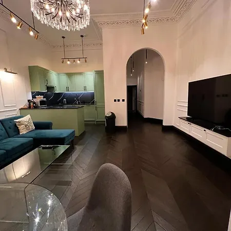 Earl's Court Luxe Apartment *