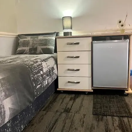 Private @ London-stratford. * London