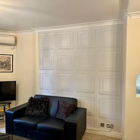 Prime Location - 2 Beds 3 Bath Flat Knightsbridge