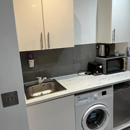 Acton High Street Apartment London