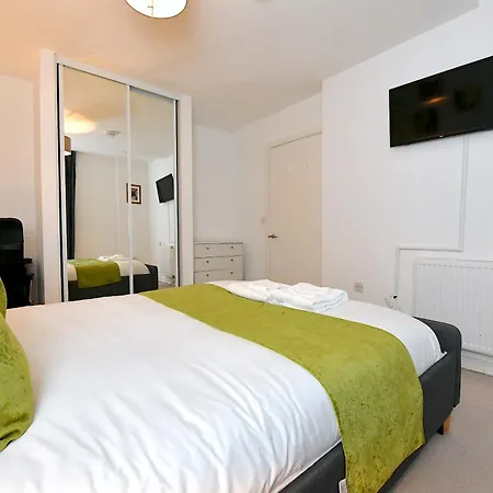 Bright Amelia - 2 Bed 1 Bath With Wifi And Netflix In The Heart Of Apartmán *