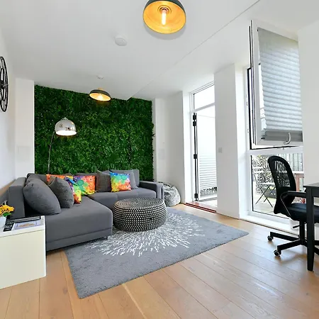 Bright Amelia - 2 Bed 1 Bath With Wifi And Netflix In The Heart Of Londýn