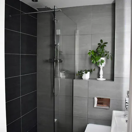 Stylish Centrally-located With Parking Apartamento *