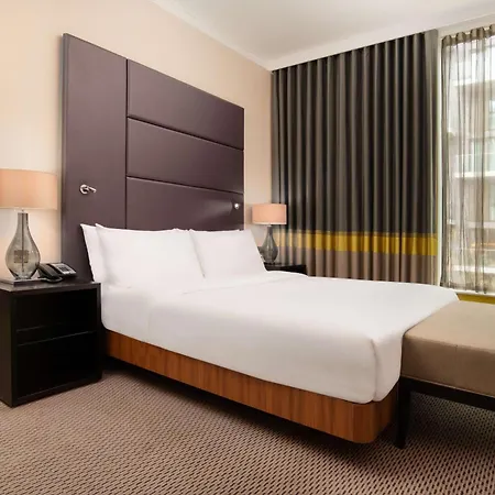 Hilton Wembley 4*