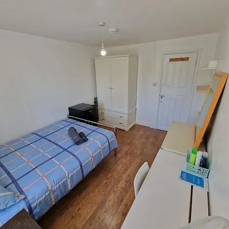 Cozy Double Bedroom In Zone 1-2 Homestay *