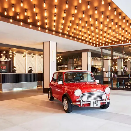 Radisson Red London Heathrow 4* 하몬드스워스