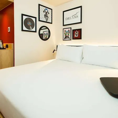 Hotel Hampton By Hilton Park Royal 3*
