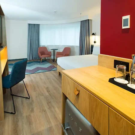 Hampton By Hilton Park Royal Hotel