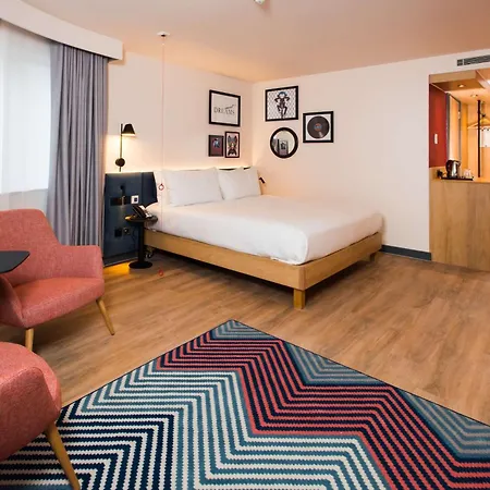 Hampton By Hilton Park Royal Londres