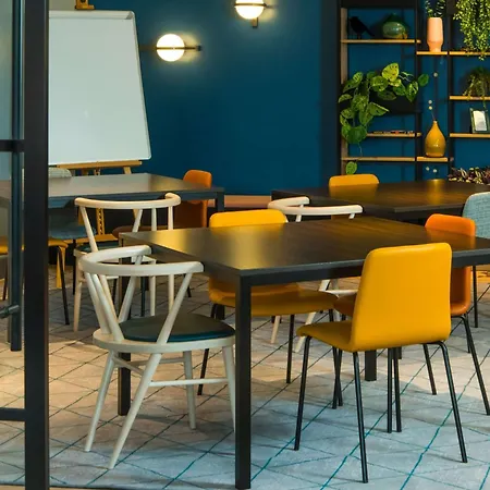Hampton By Hilton Park Royal 3*