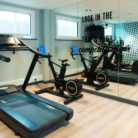 Hotel Hampton By Hilton Park Royal 3*