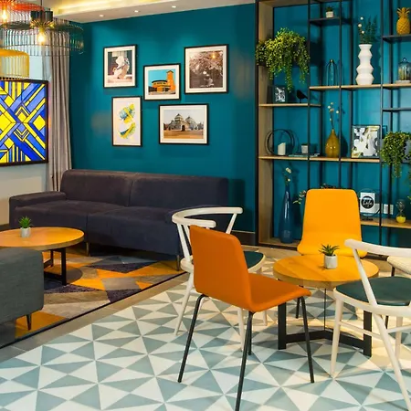 Hotel Hampton By Hilton Park Royal 3*