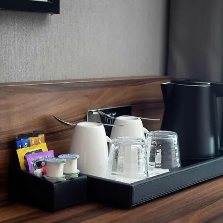 Hilton Garden London Heathrow Terminal 2 And 3 4*