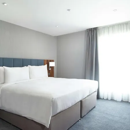 Hilton Garden London Heathrow Terminal 2 And 3