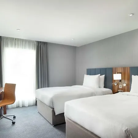 Hilton Garden London Heathrow Terminal 2 And 3 Szálloda