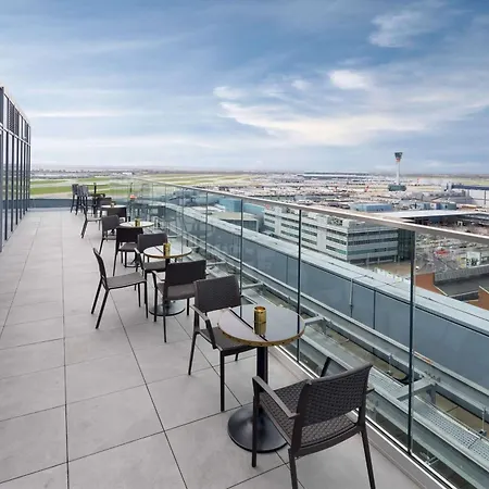 Hilton Garden London Heathrow Terminal 2 And 3 4*