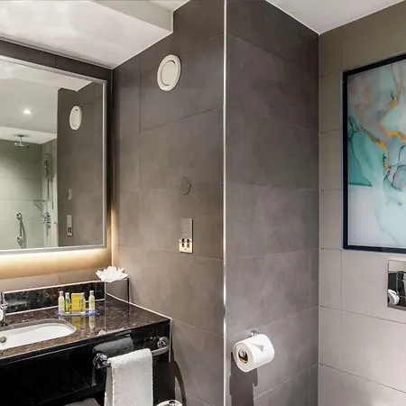 Hilton Garden London Heathrow Terminal 2 And 3 Szálloda