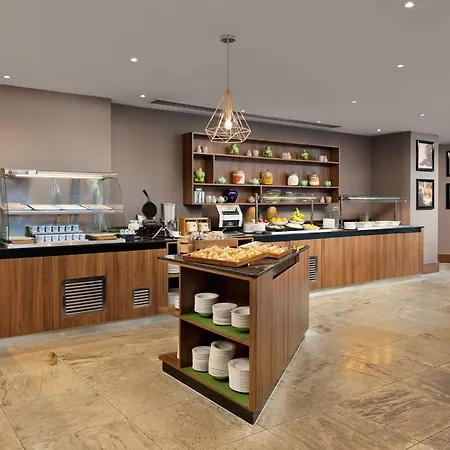Hilton Garden London Heathrow Terminal 2 And 3 Szálloda 4*