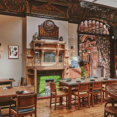 The Black Lion Pub & Boutique 3*