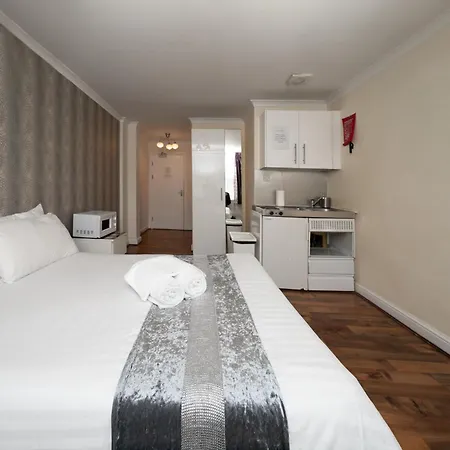 Hotel Flexistay Tulsi 3*
