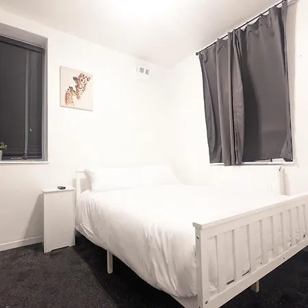 Homestay Bow - *