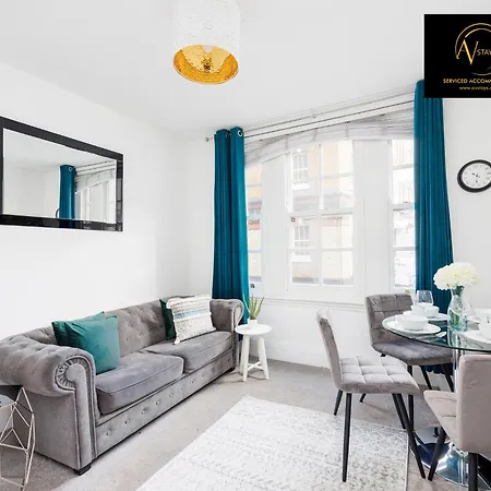 Bridge 2 Bed - Sleeps 3 *