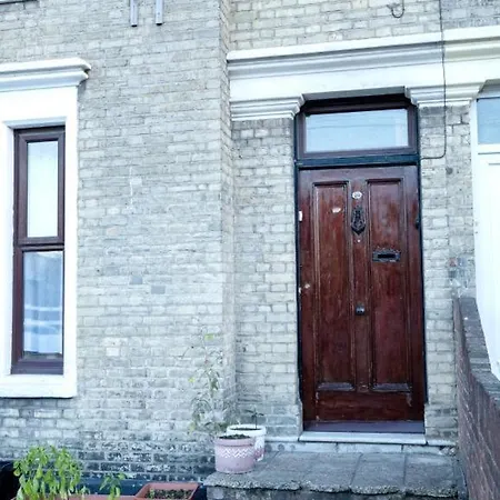 Apartment Spacious 2 Bedroom Flat London