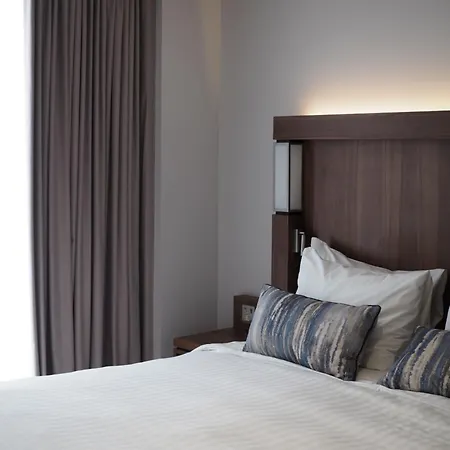 Courtyard By Marriott London Heathrow Airport ホテル