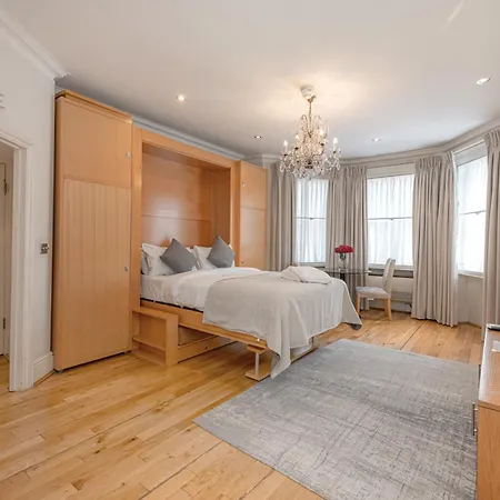 Aparthotel 17 Hertford Street London
