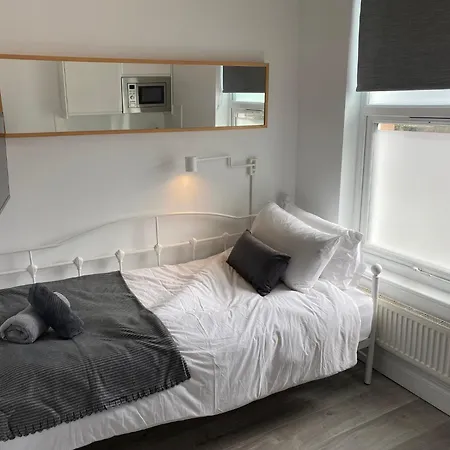 Stylish By Luxestays Shepherds Bush
