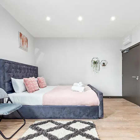 Sydenham Stays By Hayes Residency