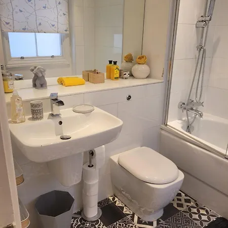 3 Bedroom In Central Sleep 10 Hy2 *