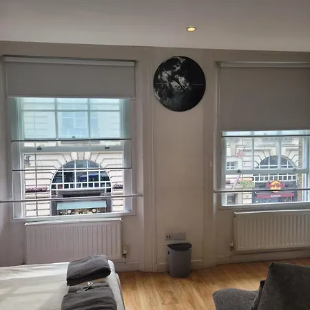 Apartment 3 Bedroom In Central Sleep 10 Hy2 *