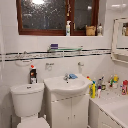 Single Bedroom Available - Train Station London Seven Kings * Ilford