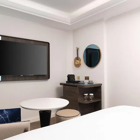 Hotel Lost St Pauls London, Curio Collection By Hilton Londres