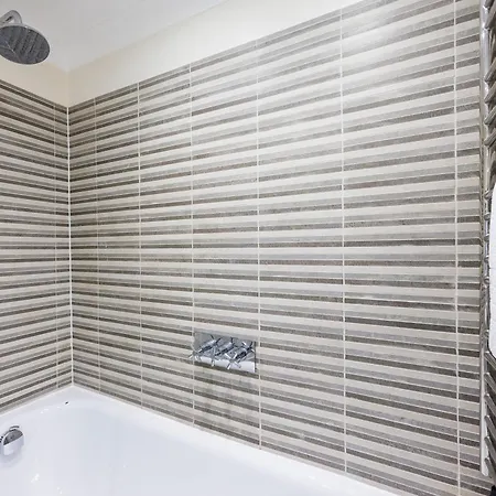 Apartment Hyde Park Hideaway Sleeps 6