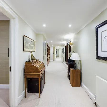 Apartment Hyde Park Hideaway Sleeps 6 *