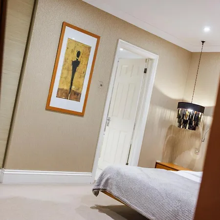 Apartment Hyde Park Hideaway Sleeps 6 London