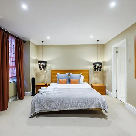 Apartment Hyde Park Hideaway Sleeps 6 London