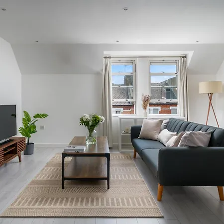 Apartment The Battersea Residences London