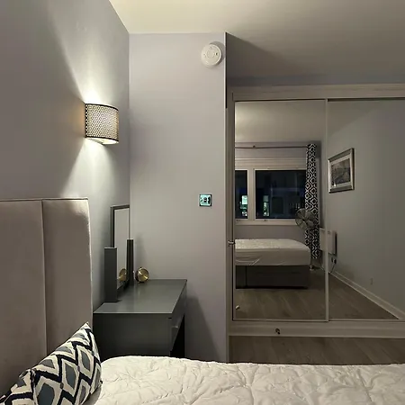 Modern Flat - Fantastic Location 10 Min Walking To Oxford Street! *
