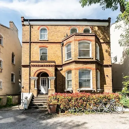 Garden Flat Apartment