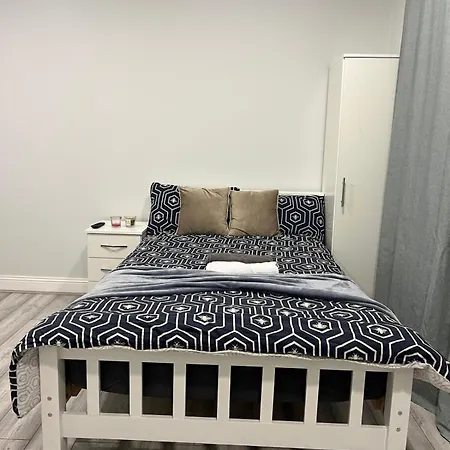 Apartment Acton House London