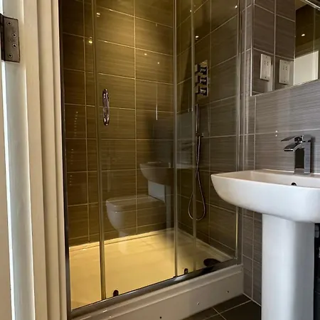 Beautiful 2bed Flat *