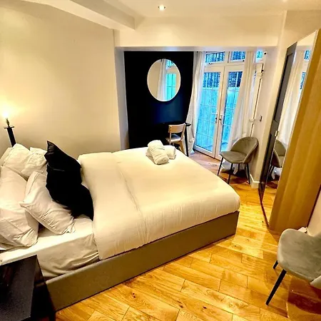 30 Secs To Euston Station * London